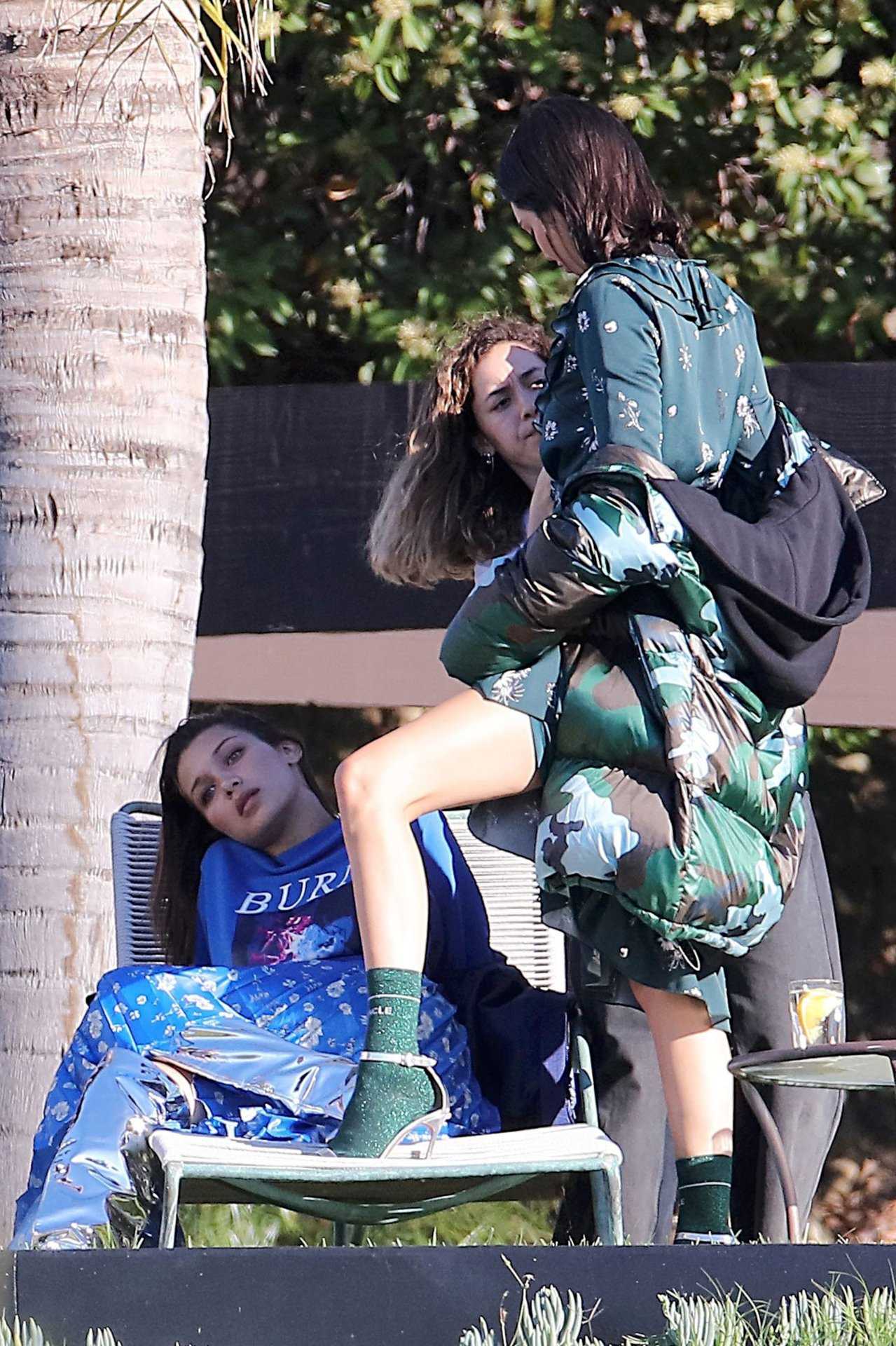 Bella-Hadid-Upskirt-and-Kendall-Jenner-2