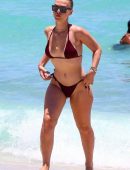 Bianca-Elouise-in-Bikini-715