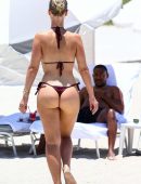 Bianca-Elouise-in-Bikini-721