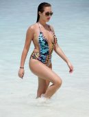 Chloe-Goodman-Booty-in-Swimsuit-406