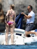 Emily-Blunt-in-Bikini-202