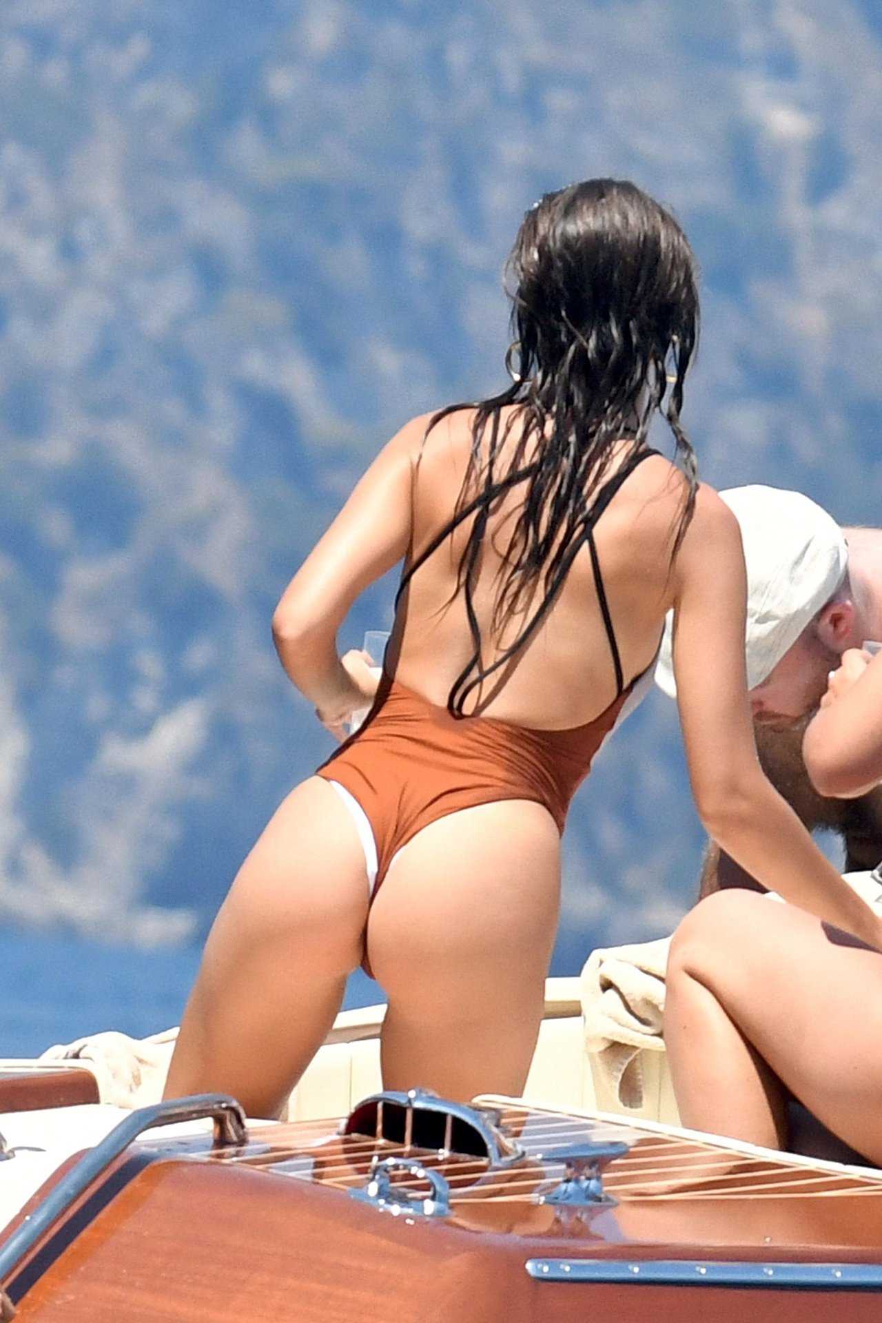 Emily-Ratajkowski-701