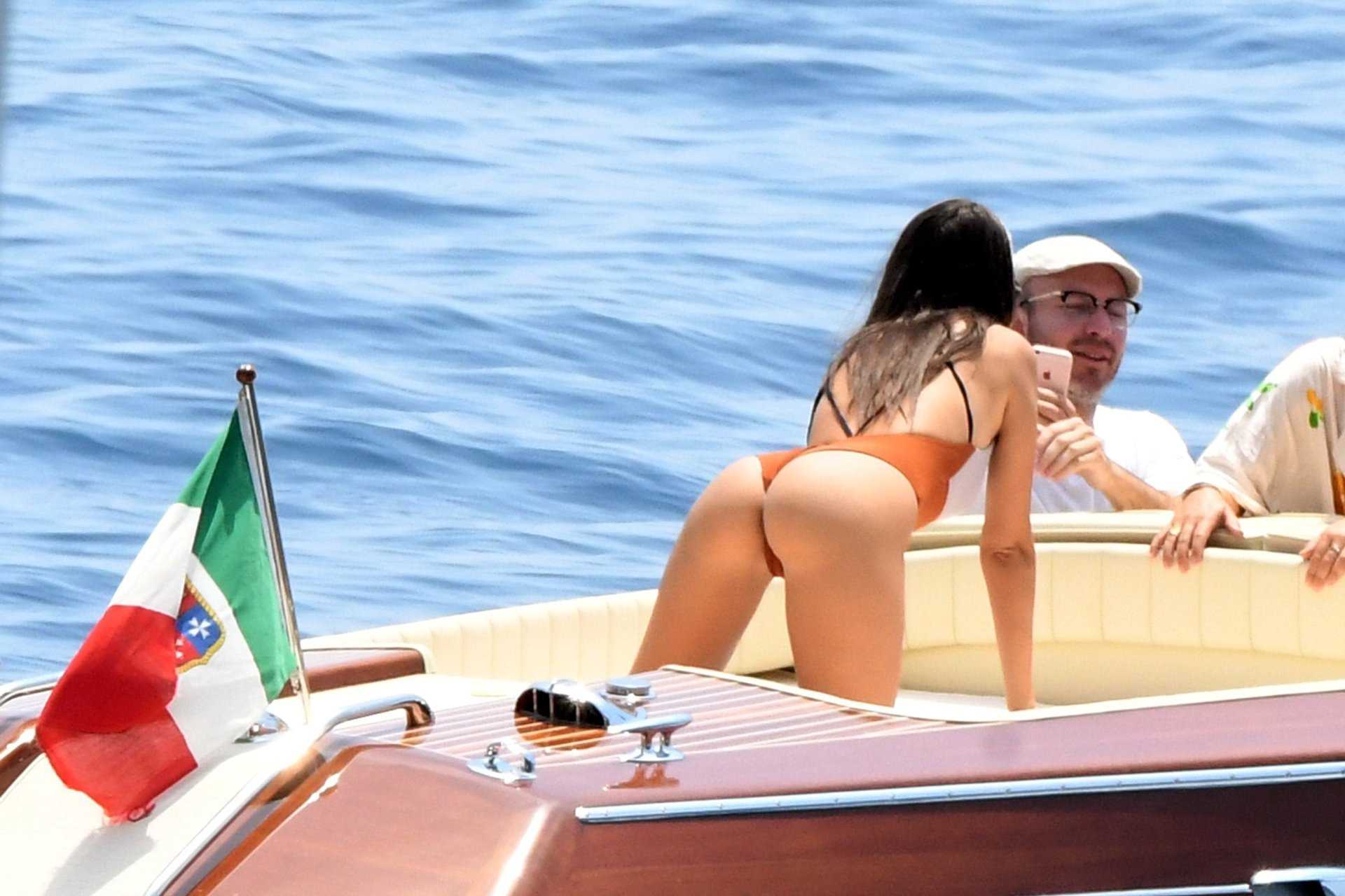Emily-Ratajkowski-718