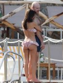 Emily-Ratajkowski-in-Bikini-301