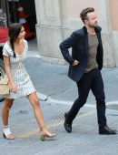 Emily-Ratajkowski-on-the-Set-of-the-Film-Welcome-Home-in-Todi-Italy-3