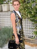 Emma-Watson-at-The-Circle-Photocall-in-Paris-14