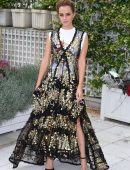 Emma-Watson-at-The-Circle-Photocall-in-Paris-8