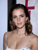 Emma-Watson-at-the-Premiere-of-The-Circle-in-Paris-4