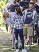 Eva Longoria Booty in Jeans and Anna Faris on the Set of 'Overboard' in Vancouver