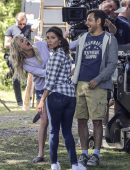Eva Longoria Booty in Jeans and Anna Faris on the Set of 'Overboard' in Vancouver