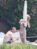 Gillian-Anderson-in-Bikini-3