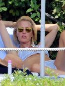 Gillian-Anderson-in-Bikini-8