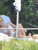 Gillian-Anderson-in-Bikini-9