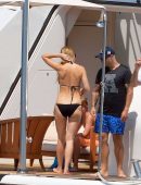 Gwyneth Paltrow Booty in Black Bikini on a Yacht in St Tropez