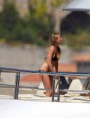 Gwyneth Paltrow Booty in Black Bikini on a Yacht in St Tropez