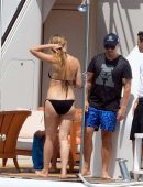Gwyneth Paltrow Booty in Black Bikini on a Yacht in St Tropez