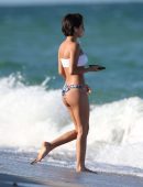 Isabela-Moner-in-Bikini-621