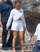 Jennifer-Lopez-in-Crochet-Swimsuit-509