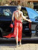 Joanna-Krupa-Outside-Soho-Beach-House-in-Malibu-8
