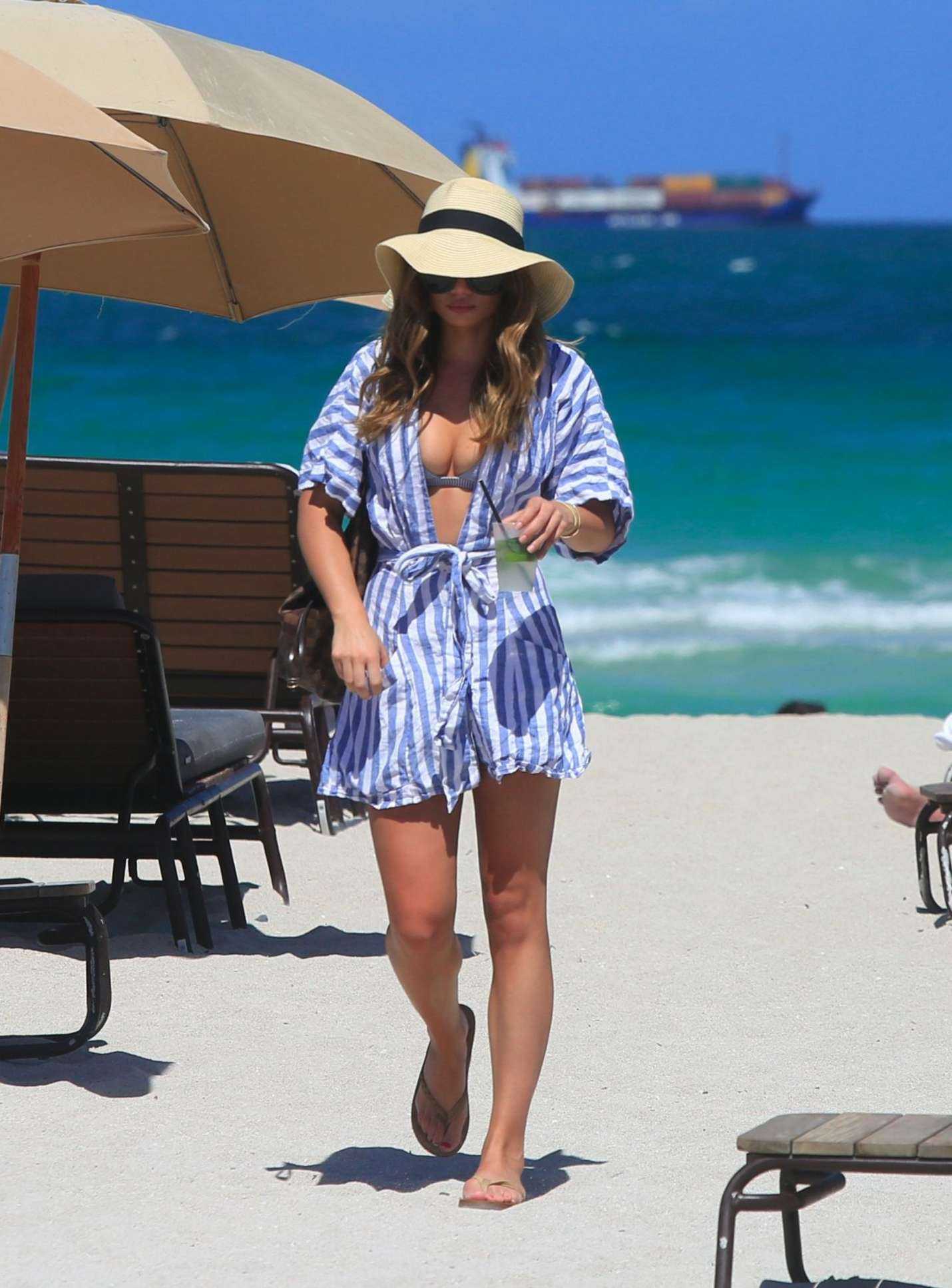 Keleigh-Sperry-in-Bikini-2017-703