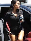 Kourtney-Kardashian-Leggy-652