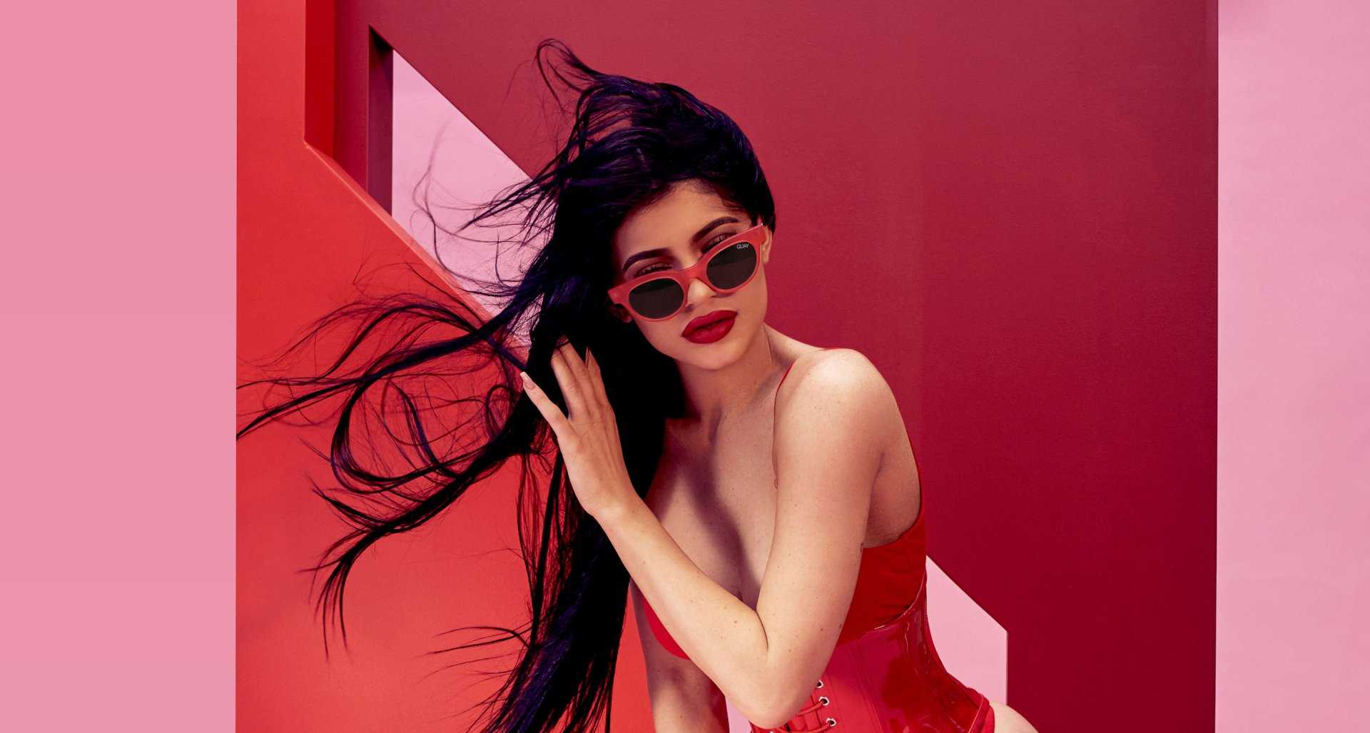 Kylie-Jenner-in-QUAY-X-Kylie-Sunglasses-Photoshoot-12