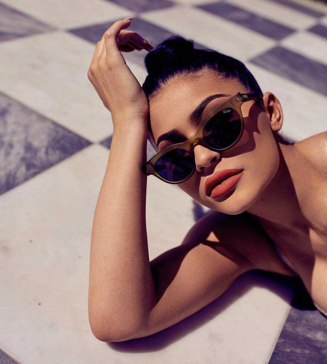Kylie-Jenner-in-QUAY-X-Kylie-Sunglasses-Photoshoot-4