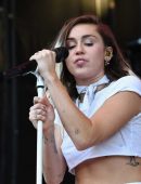 Miley Cyrus Performing at 103.5 KTU's KTUphoria 2017 in Long Island