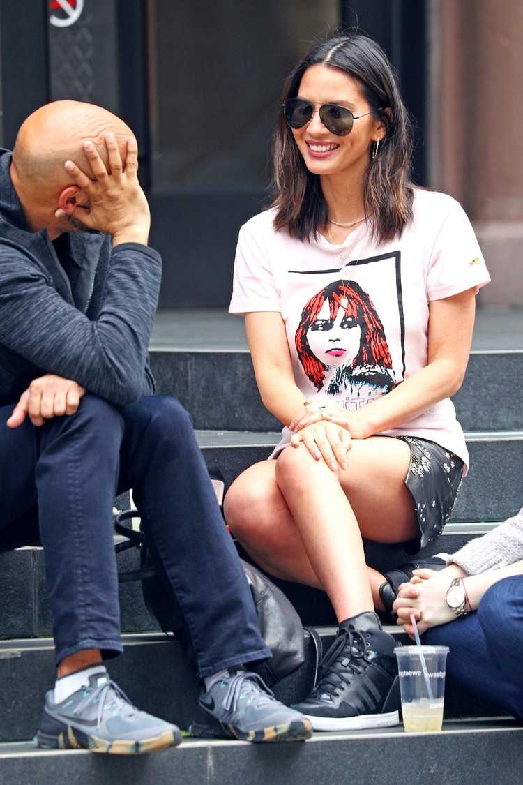 Olivia-Munn-258