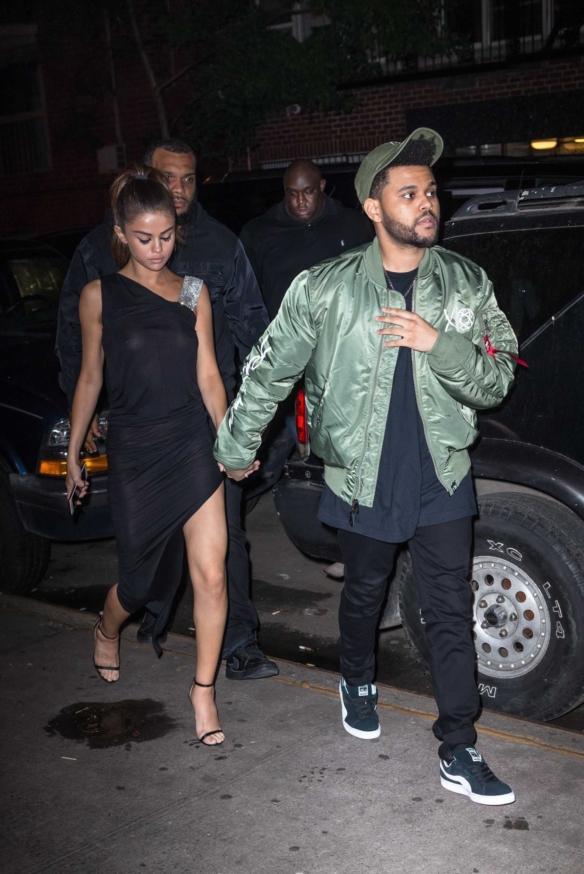 Selena-Gomez-See-through-to-Nipples-10