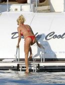 Victoria-Silvstedt-in-Bikini-502