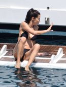 Adriana-Lima-in-Black-Bikini-403