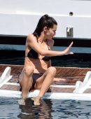 Adriana-Lima-in-Black-Bikini-407