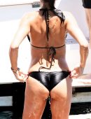 Adriana-Lima-in-Black-Bikini-420