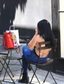 Ariel-WInter-Braless-and-in-Jeans-857