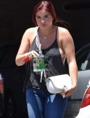 Ariel Winter Sideboob, Heads to the studio in Los Angeles