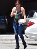 Ariel Winter Sideboob, Heads to the studio in Los Angeles