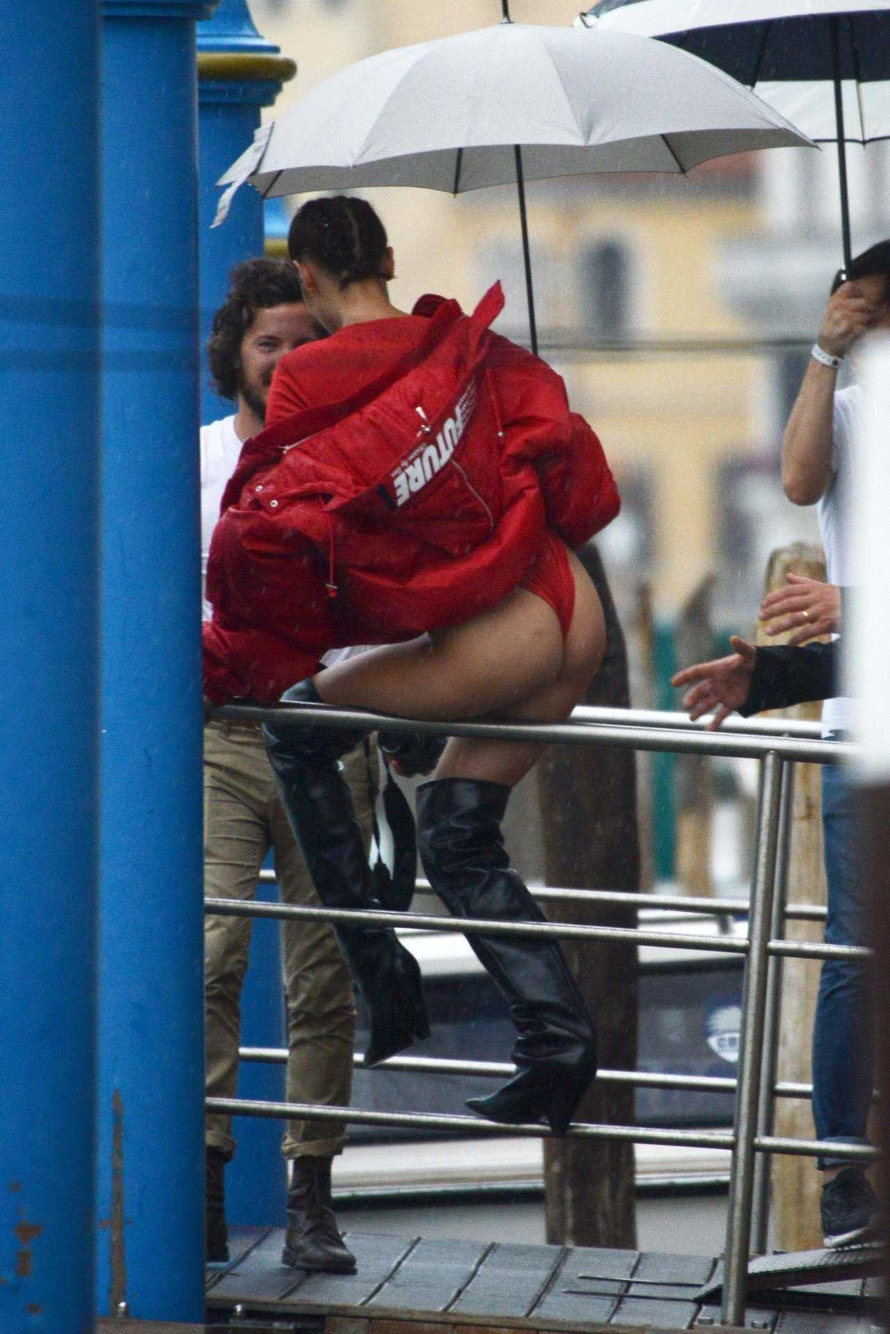 Bella-Hadid-Booty-12