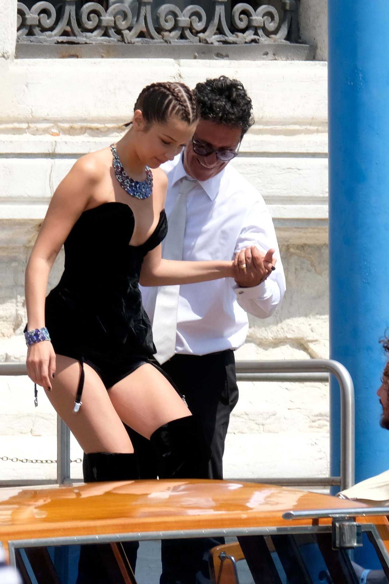 Bella-Hadid-Booty-6