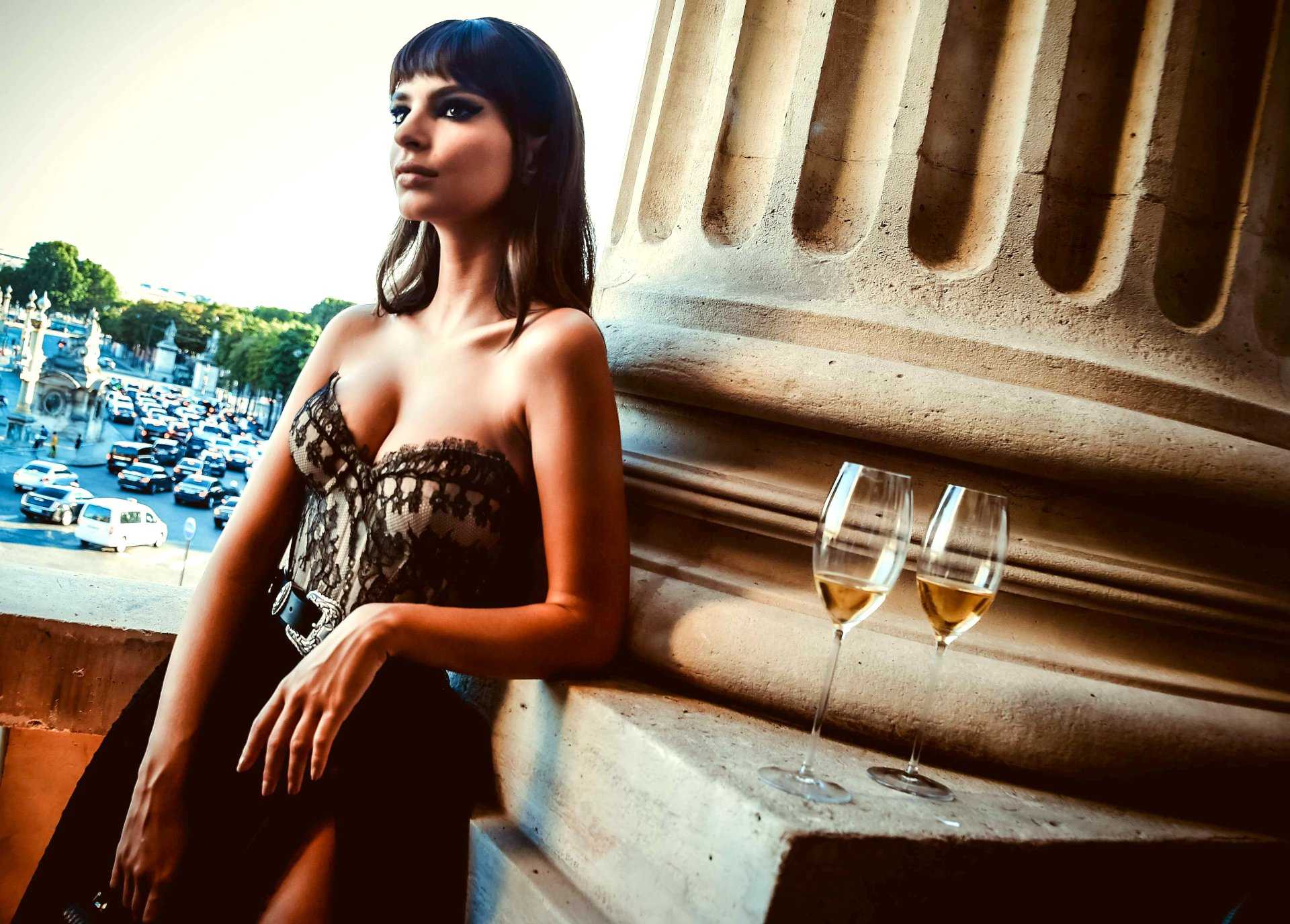 Emily-Ratajkowski-106