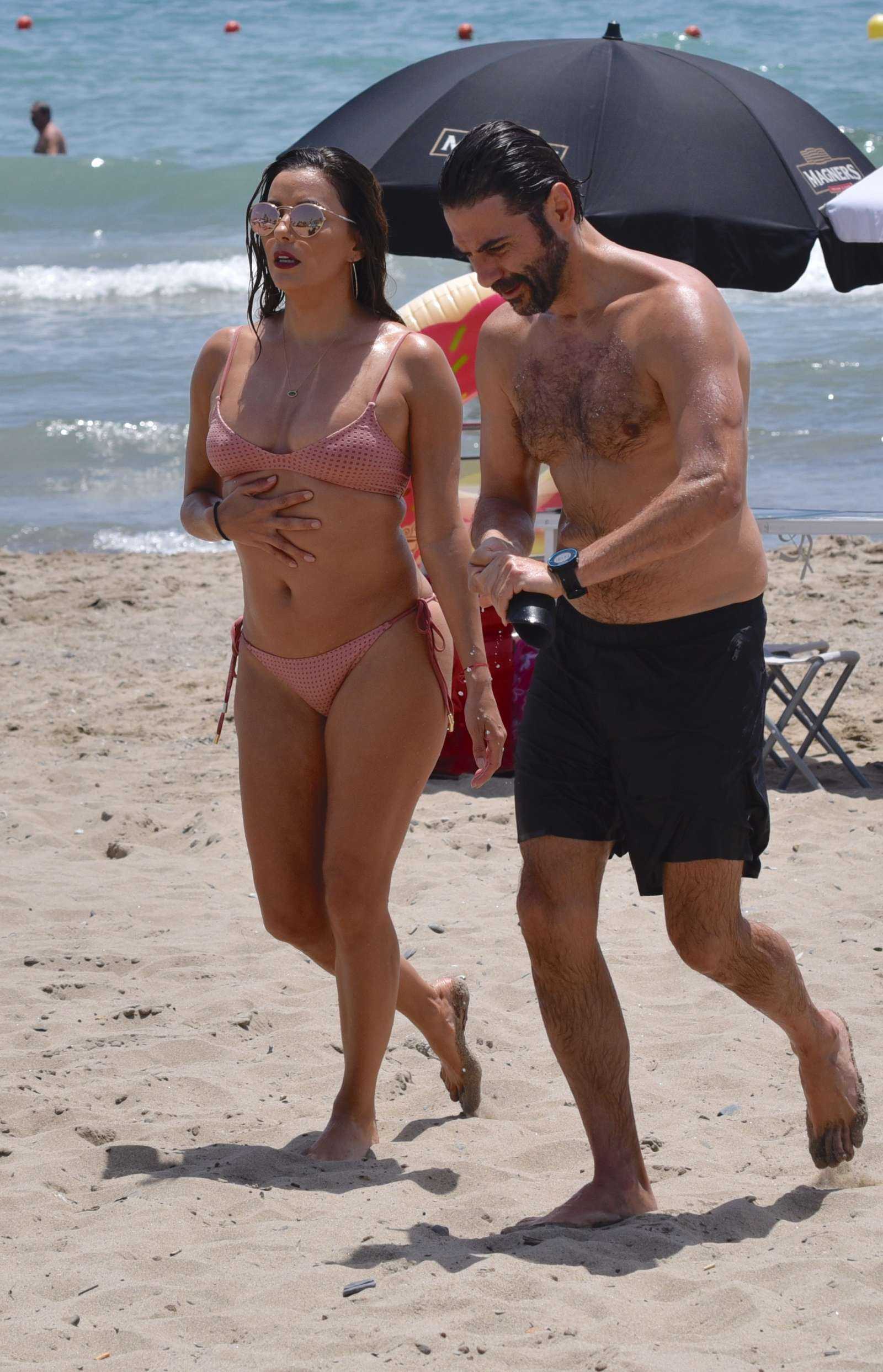 Eva-Longoria-in-Bikini-502