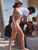 Eva-Longoria-in-Bikini-528