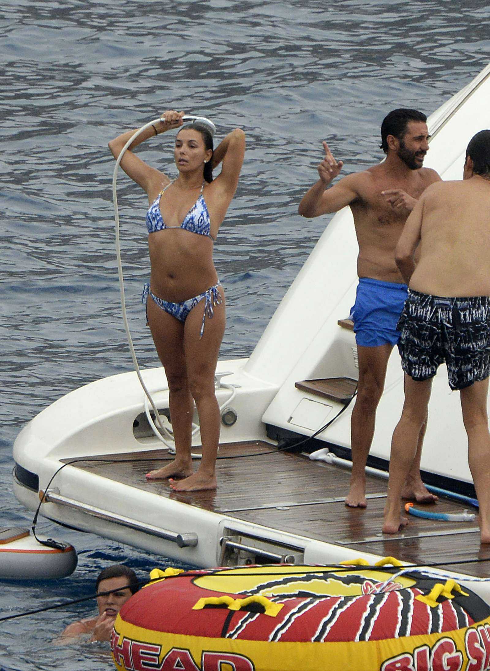 Eva-Longoria-in-Bikini-601