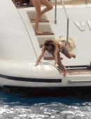 Eva-Longoria-in-Bikini-611