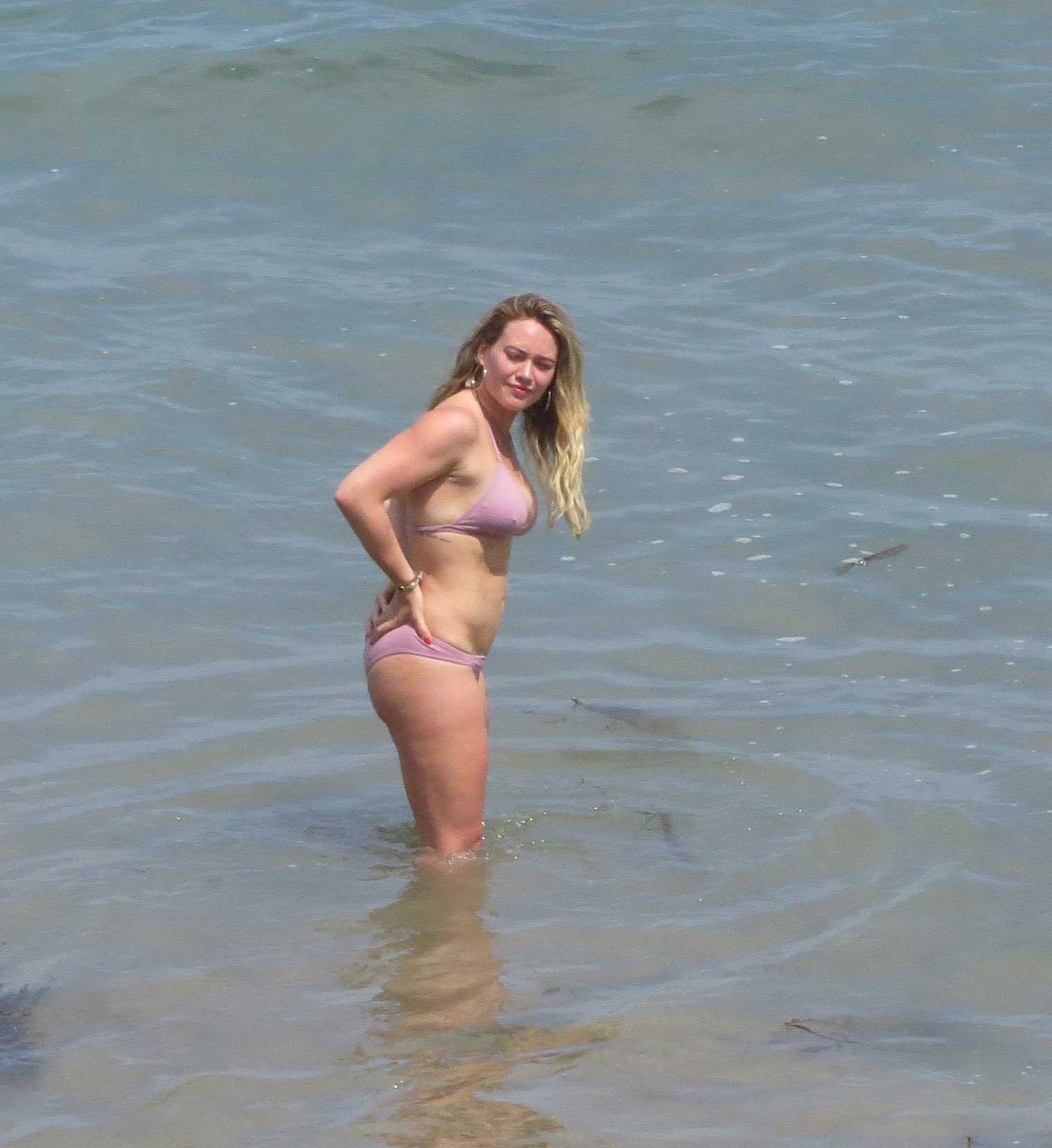 Hilary-Duff-in-Bikini-205