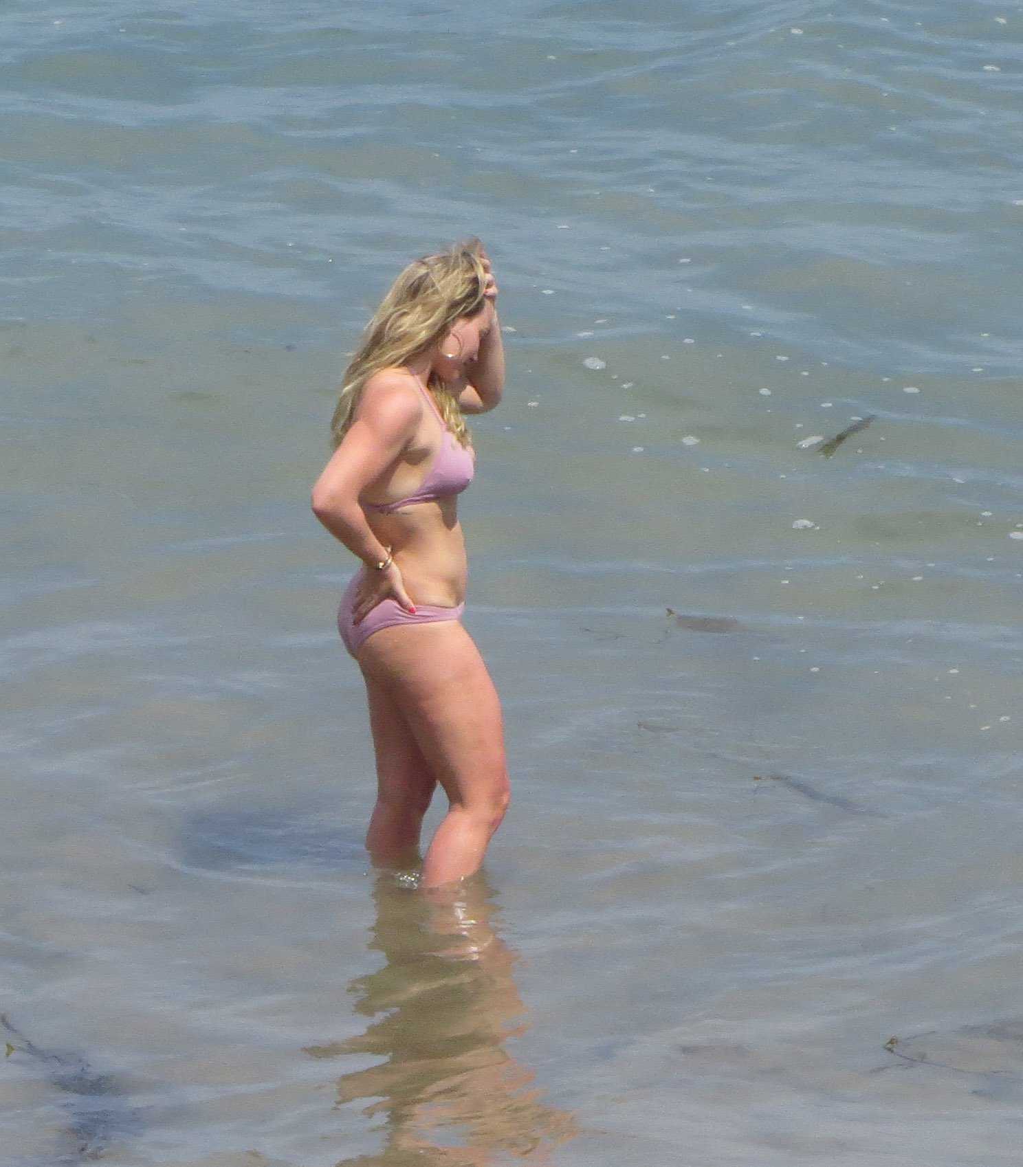 Hilary-Duff-in-Bikini-209