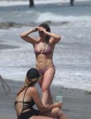 Hilary-Duff-in-Bikini-210