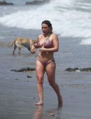 Hilary-Duff-in-Bikini-215