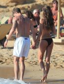 Izabel-Goulart-in-Bikini-202