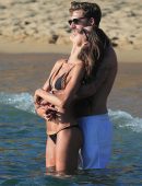 Izabel-Goulart-in-Bikini-203